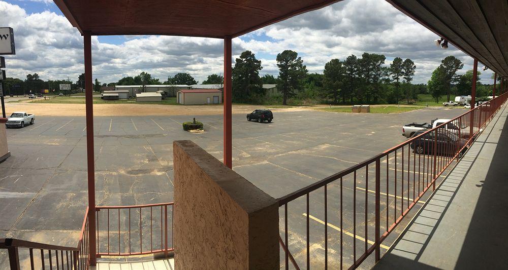Rodeway Inn Broken Bow-Hochatown Экстерьер фото