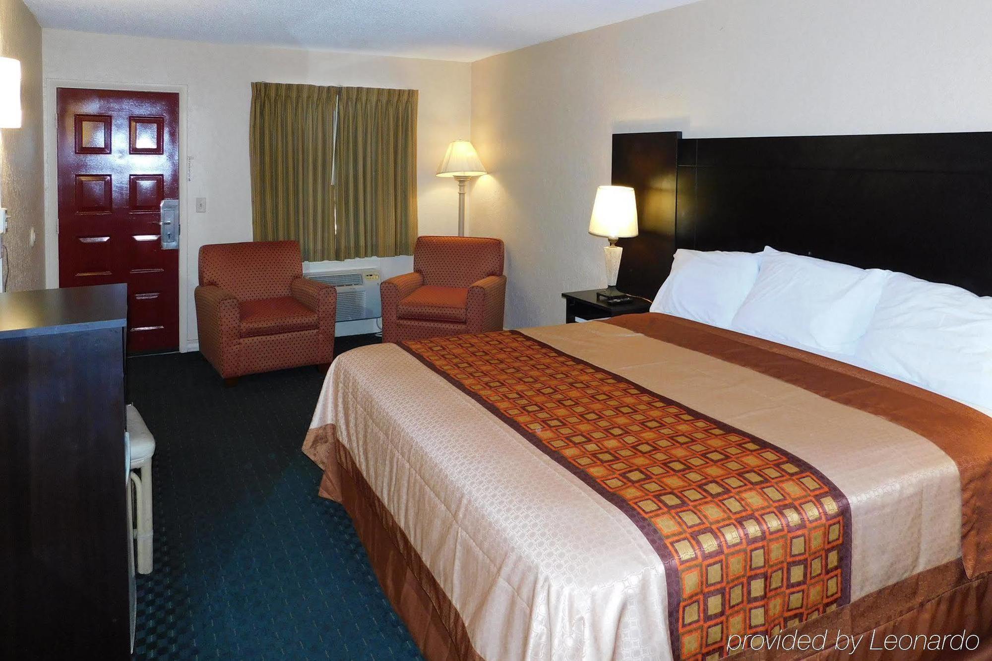 Rodeway Inn Broken Bow-Hochatown Экстерьер фото